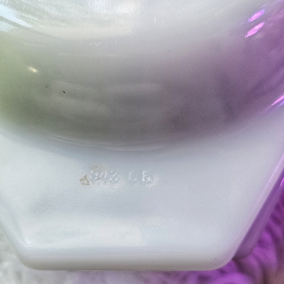 Vintage Pyrex 1.1/2 Quart - Picture 5 of 5